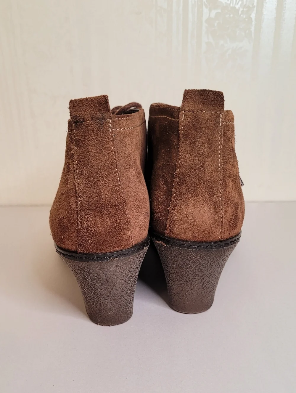 The FLEXX Brown Suede Wedges Size 9.5